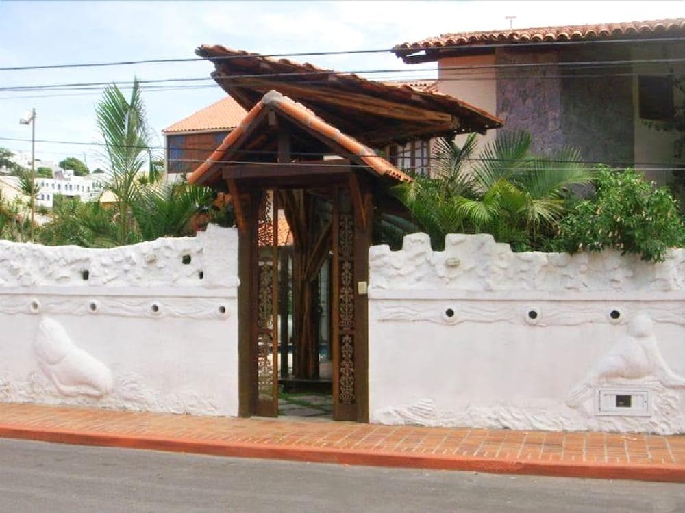 Casa Do Leao Pousada