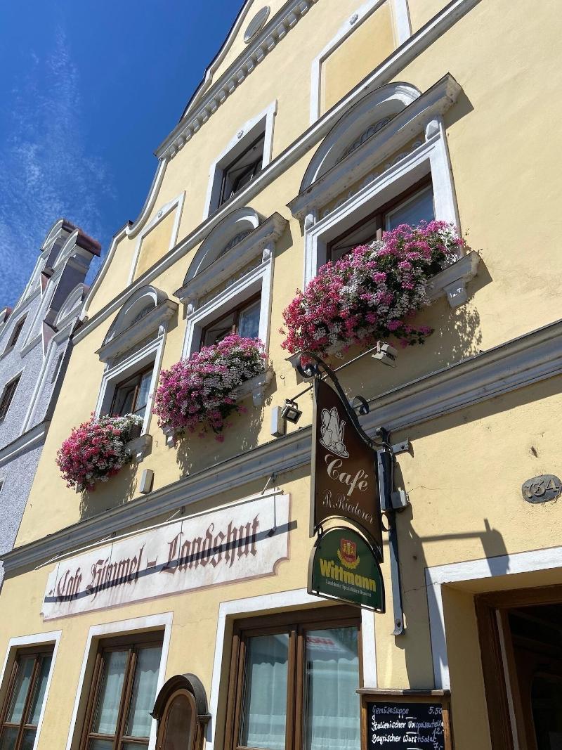 Himmel Landshut Pension - Restaurant - Café