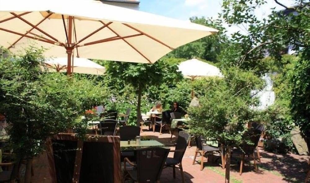 Himmel Landshut Pension - Restaurant - Café