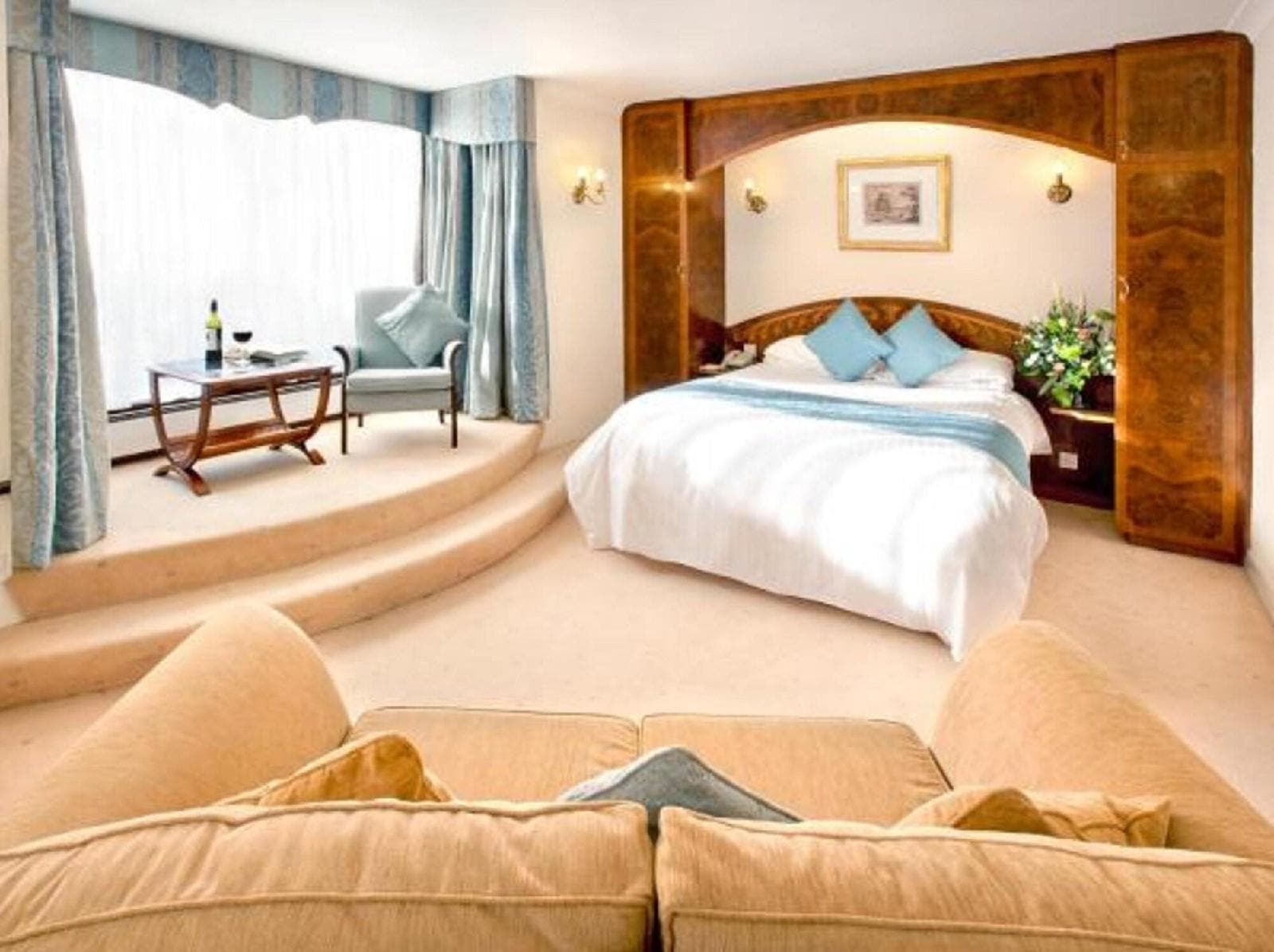 The Kingsway Hotel