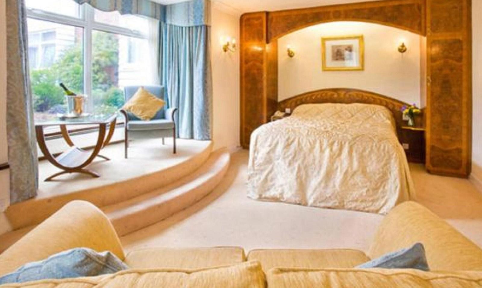 The Kingsway Hotel