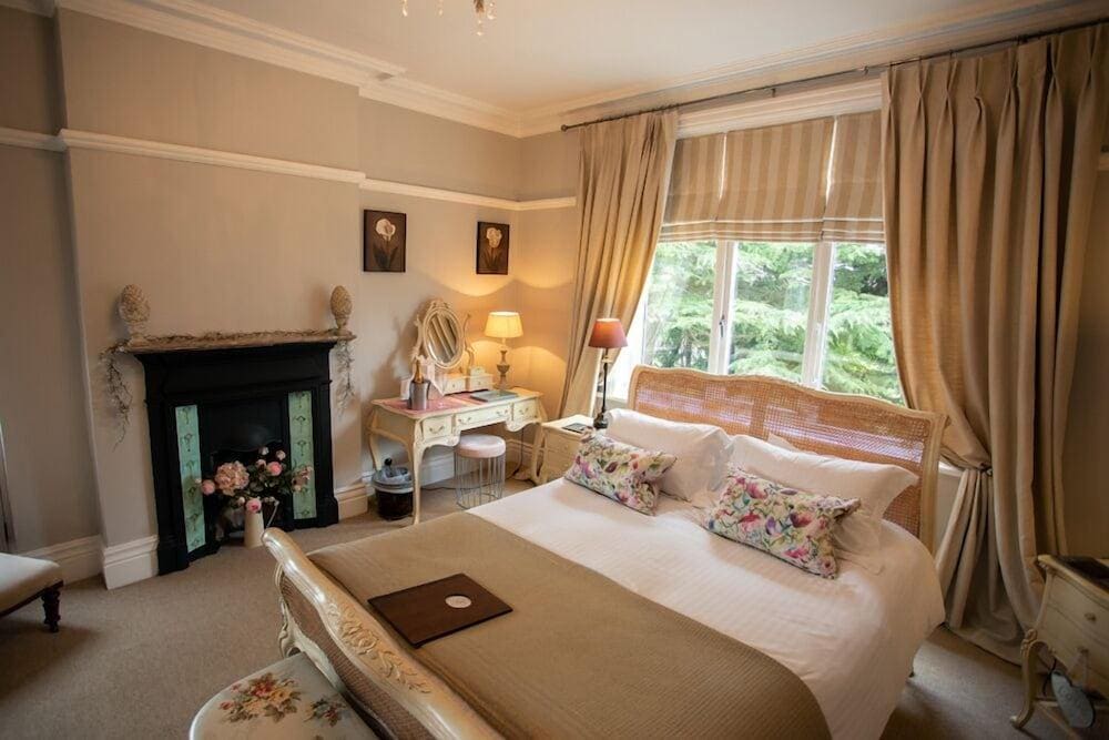 Treherne House & The Malvern Retreat