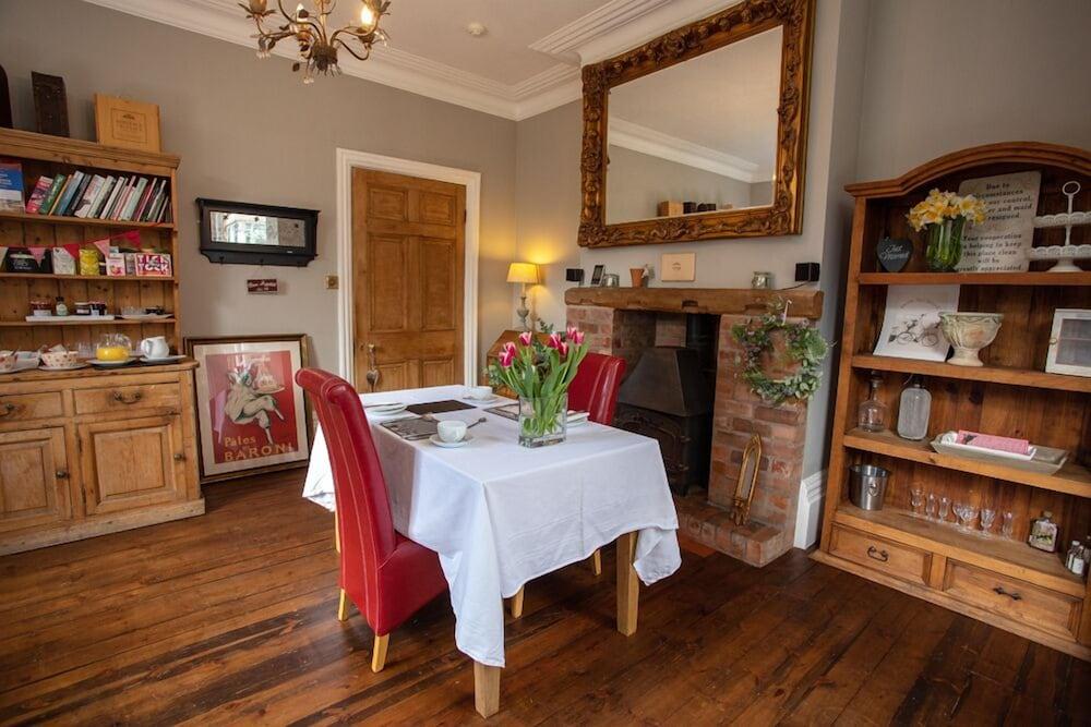 Treherne House & The Malvern Retreat