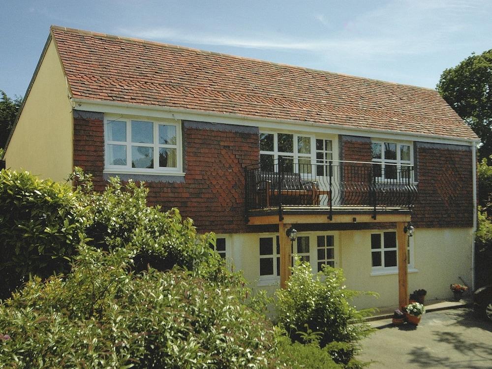 Luccombe Villa Holiday Apartments