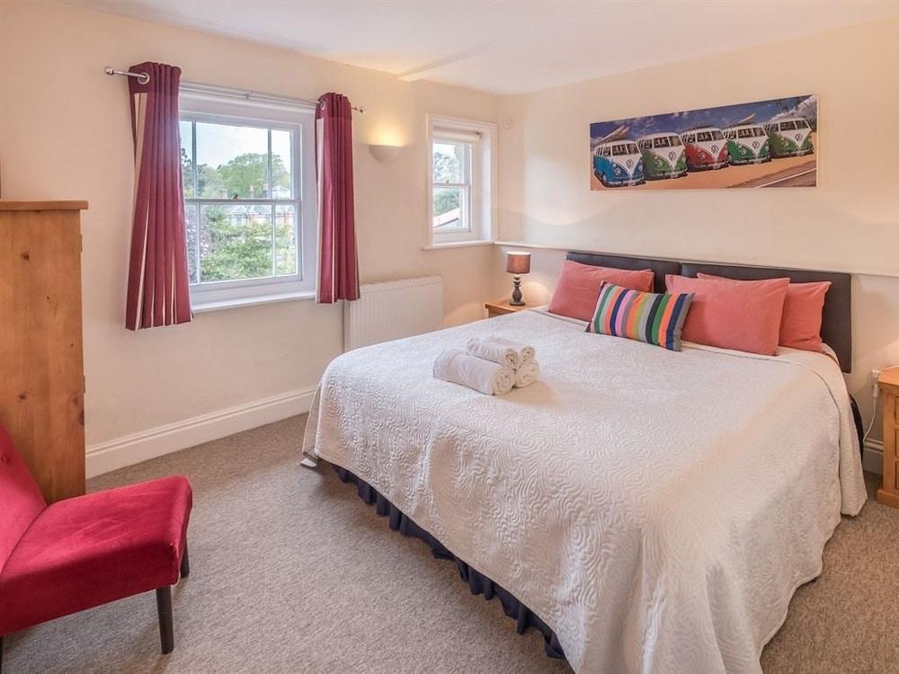 Luccombe Villa Holiday Apartments