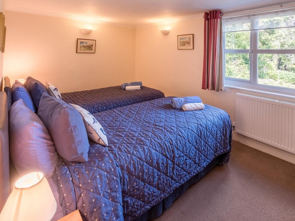 Luccombe Villa Holiday Apartments