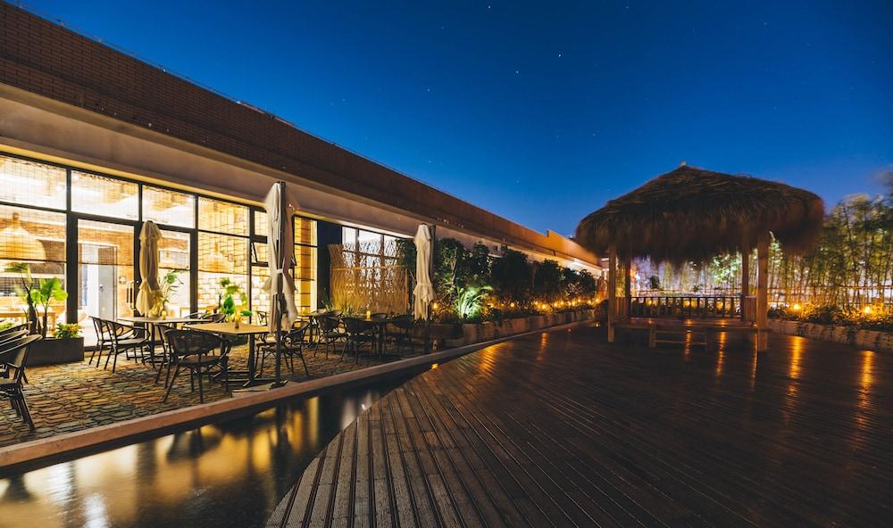 Atour Hotel Qinhuangdao Xiangxihai