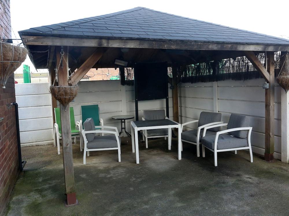 The B'hive Inn