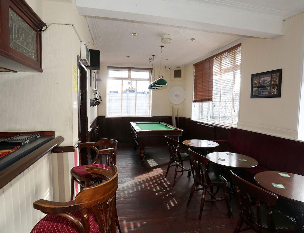 The B'hive Inn