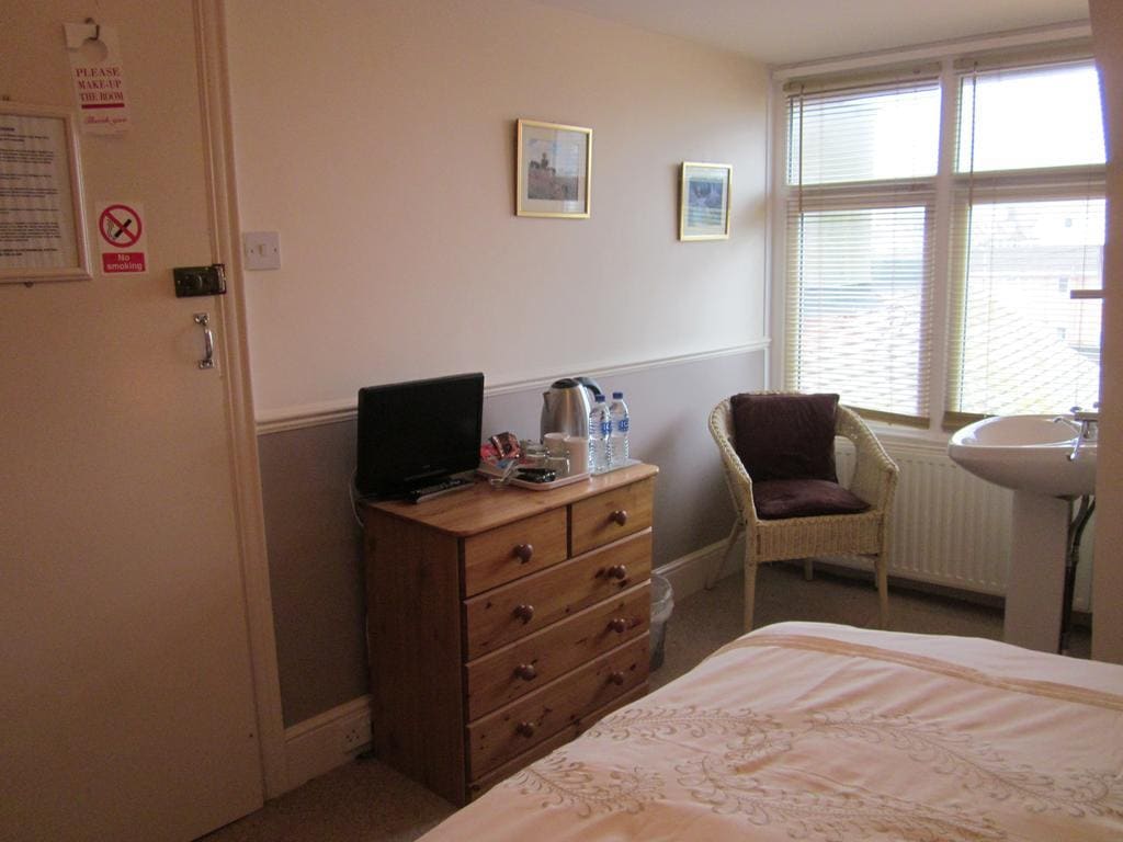 Beach House Bed & Breakfast