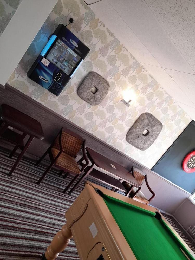 Avenue Club and Lodge