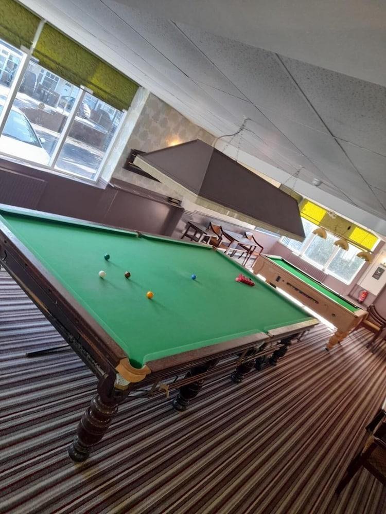 Avenue Club and Lodge