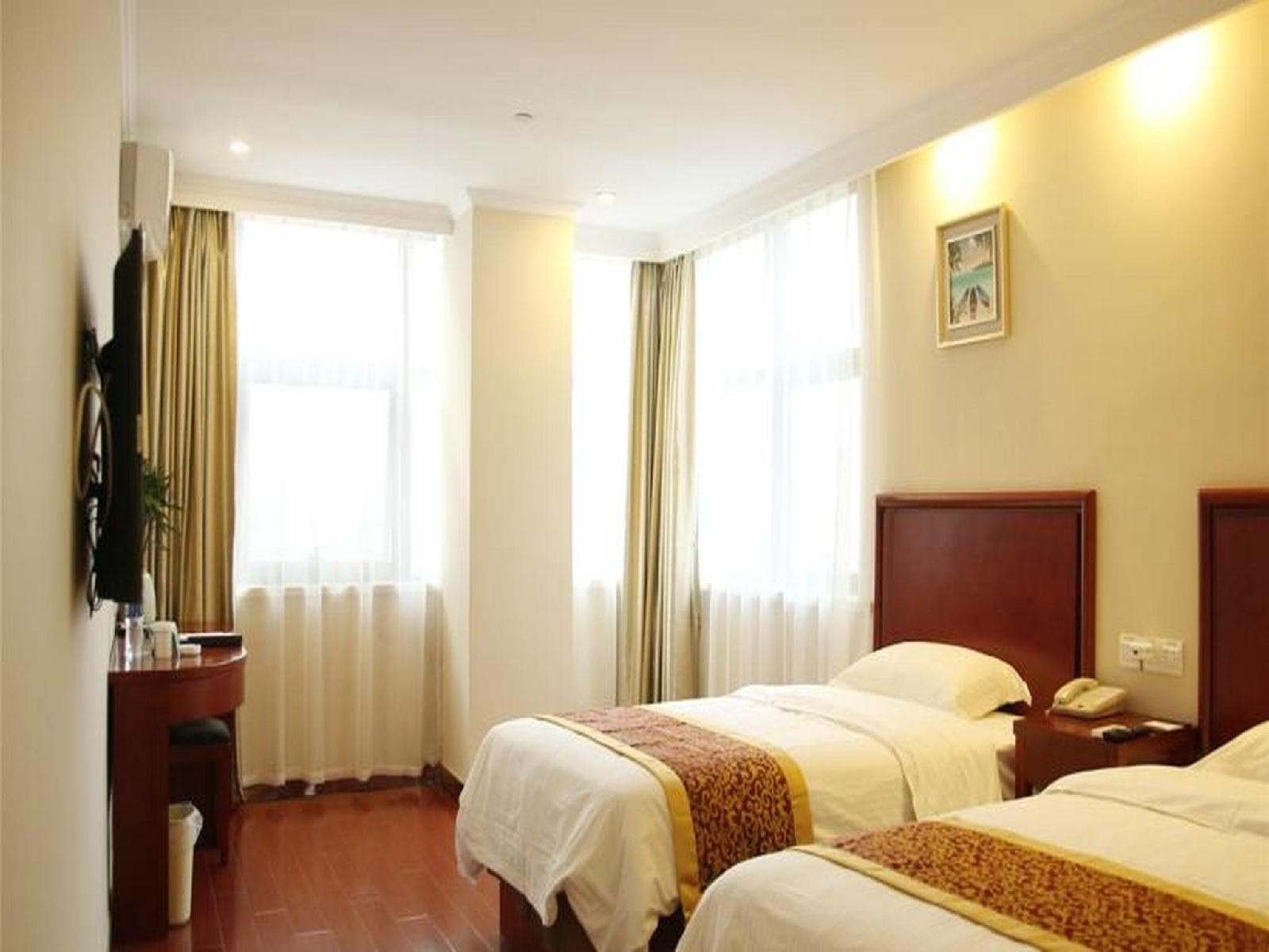 Greentree Inn Xizhou Fanshi County Bus Station Hotel