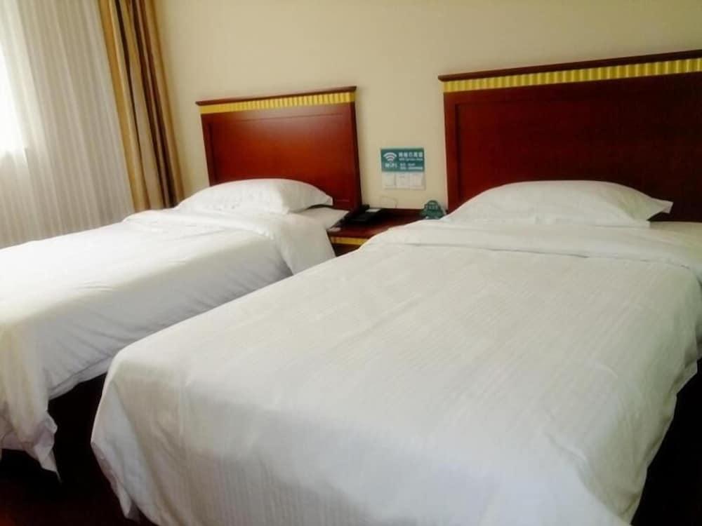Greentree Inn Wuxi New District North Changjiang Road Jincheng Road Express Hotel