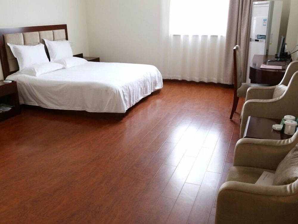 Greentree Inn Wuxi New District North Changjiang Road Jincheng Road Express Hotel