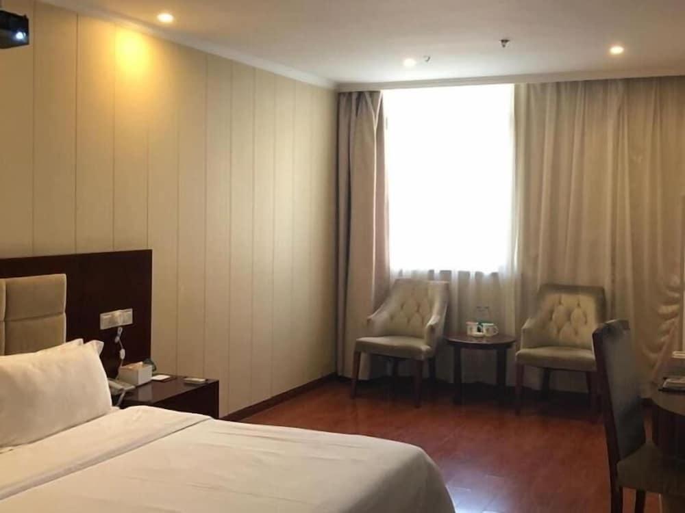 Greentree Inn Wuxi New District North Changjiang Road Jincheng Road Express Hotel