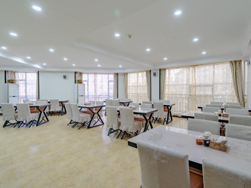 GreenTree Inn Hefei Lujiang Yulongwan Express Hotel