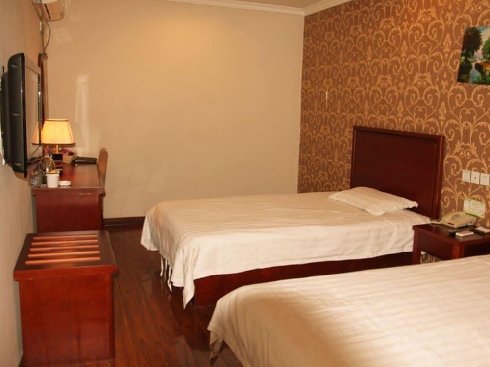 GreenTree Inn ShanDong LinYi LinXi No.11 Road Express Hotel