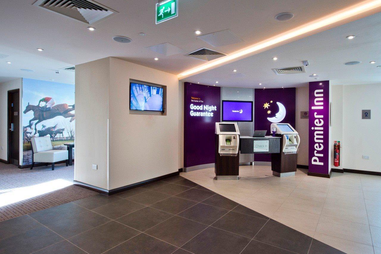 Premier Inn Cheltenham Town Centre
