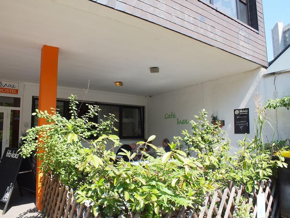 Max Hostel