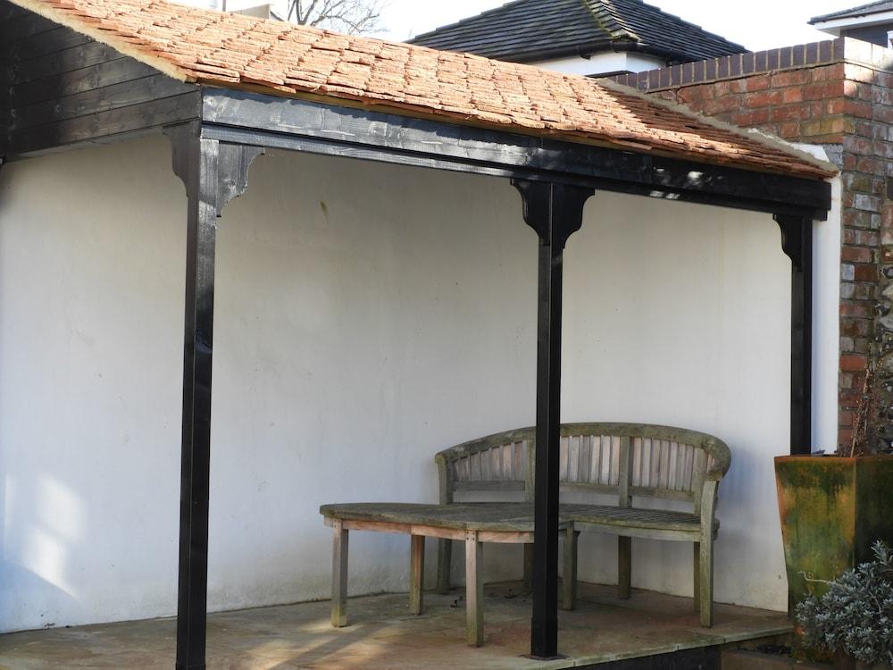 Henry VIII Cottage