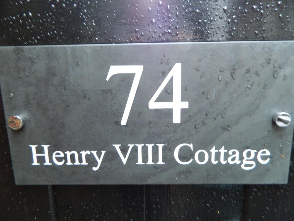 Henry VIII Cottage