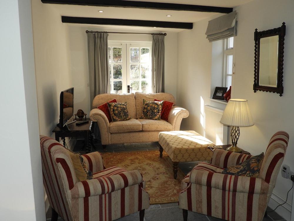 Henry VIII Cottage