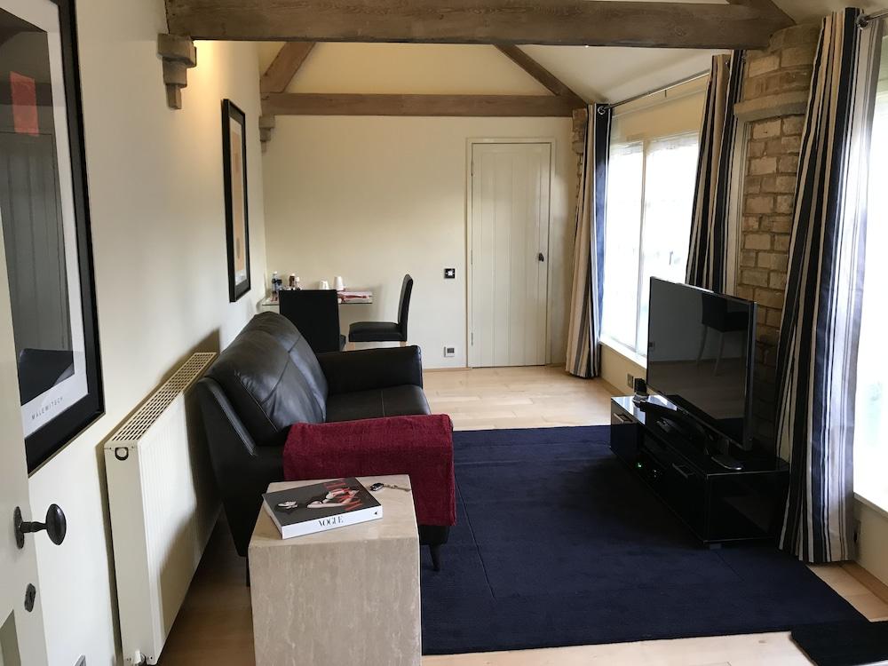 Hemples Lodge