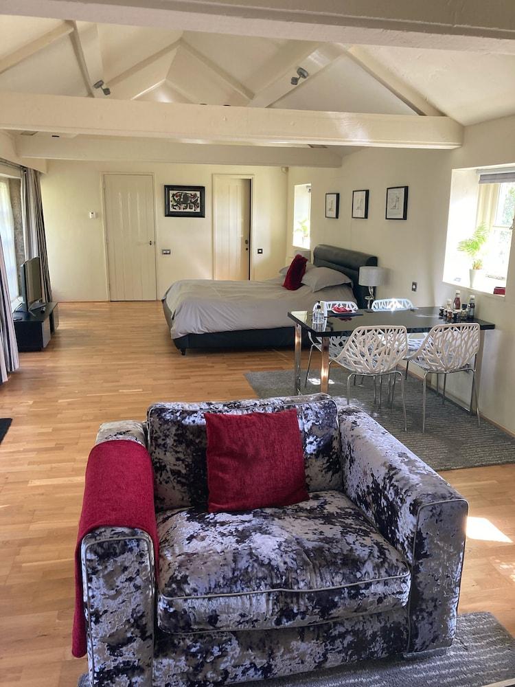 Hemples Lodge