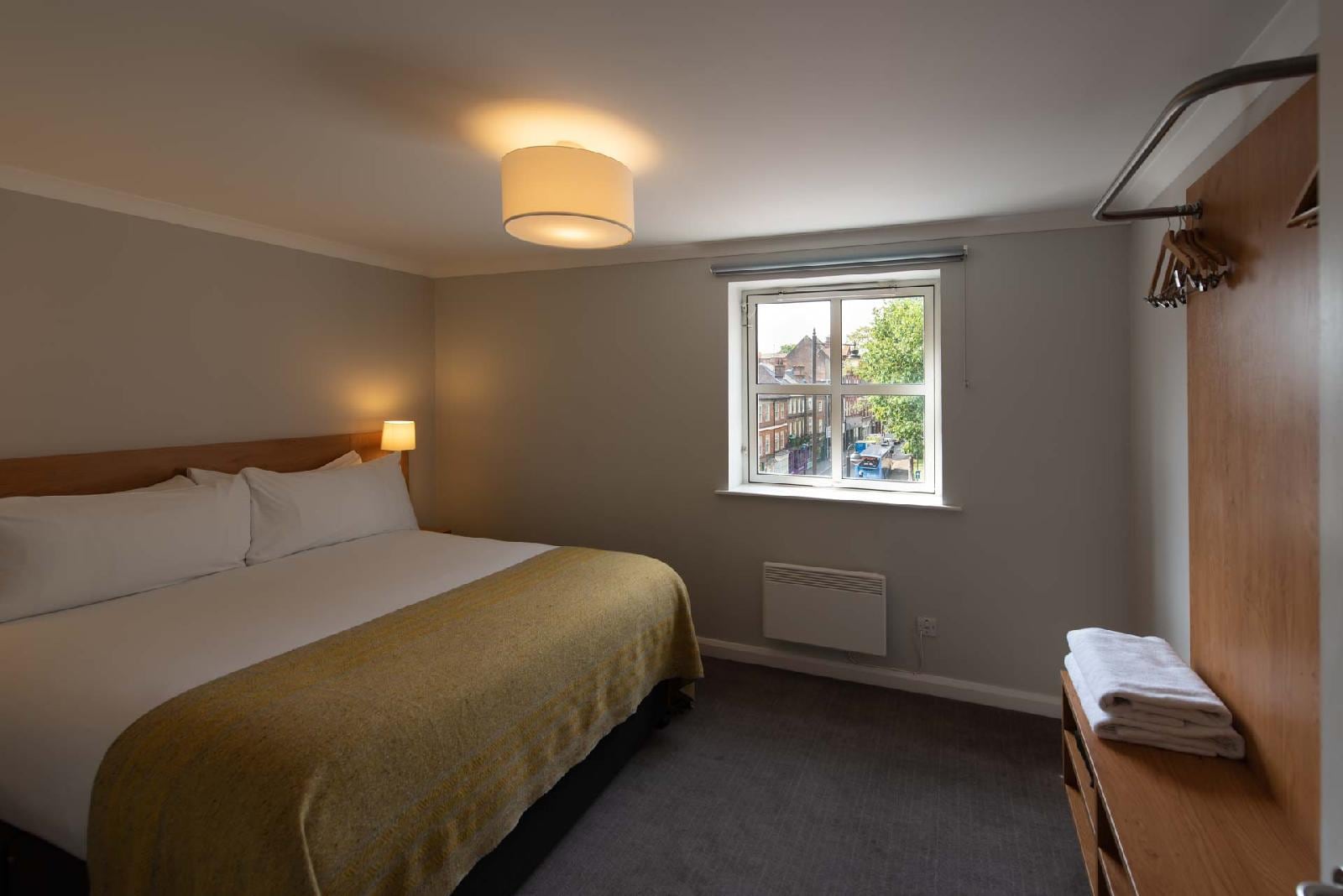 PREMIER SUITES Reading