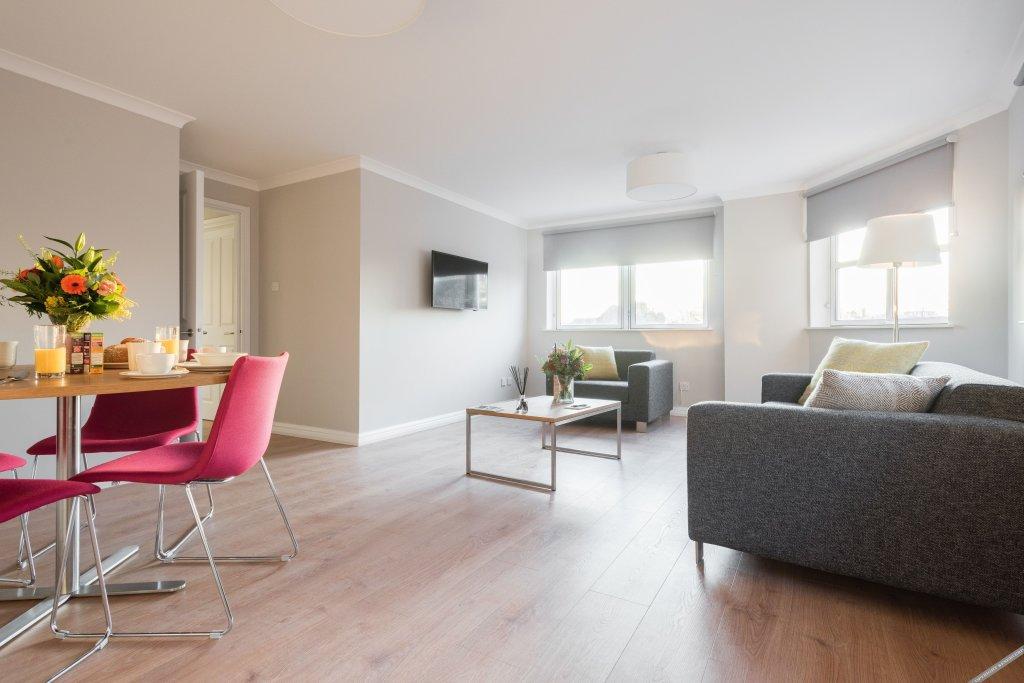 PREMIER SUITES Reading