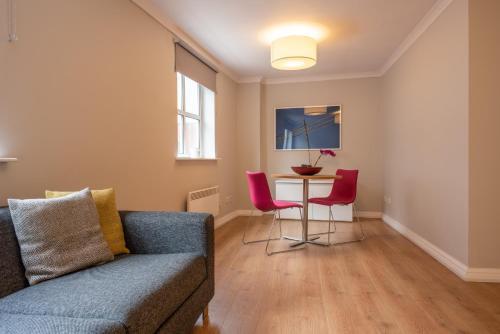PREMIER SUITES Reading
