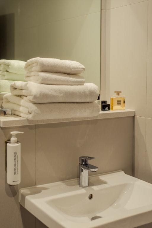 PREMIER SUITES Reading
