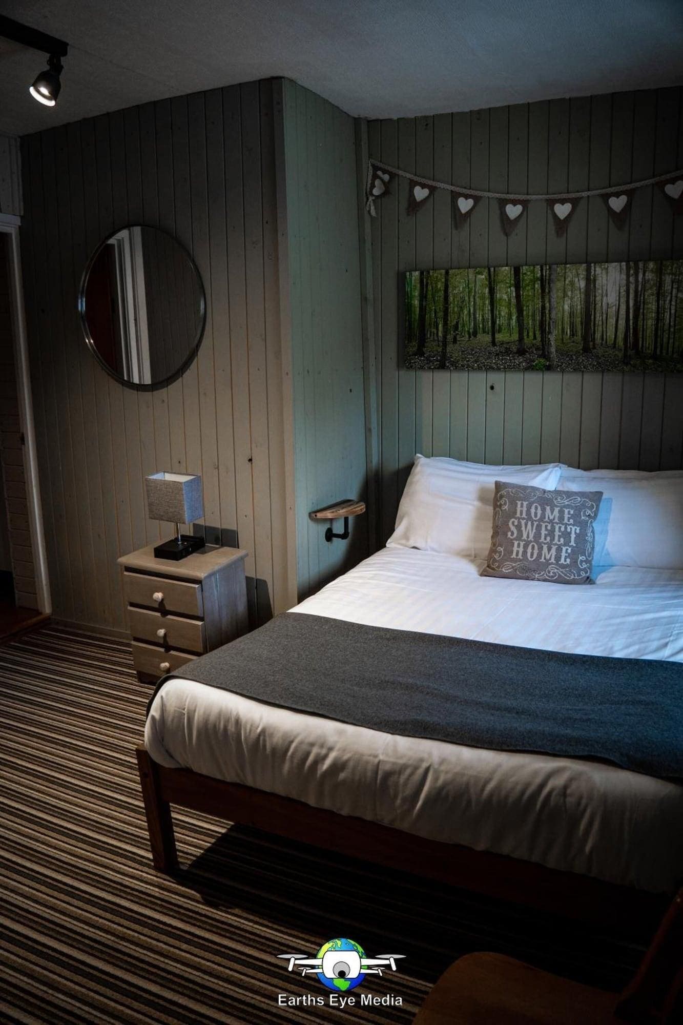 Bear With Rooms