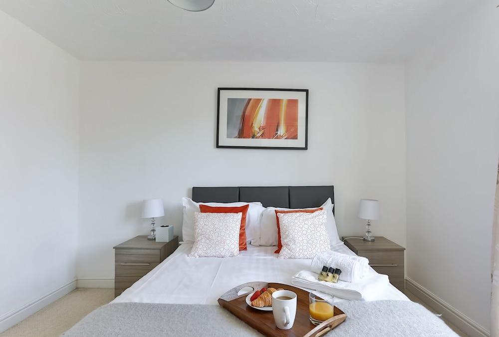 Kvm Highclere House