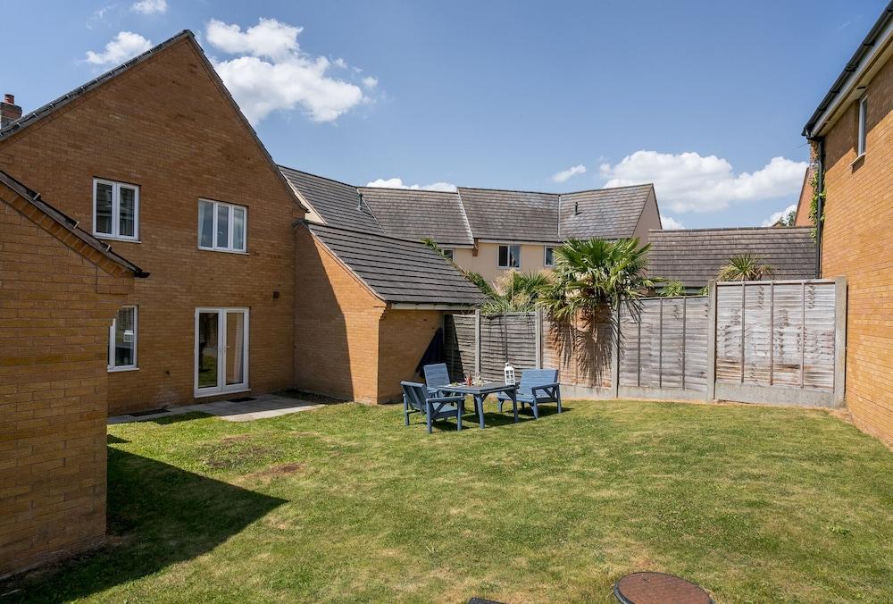 Kvm Highclere House