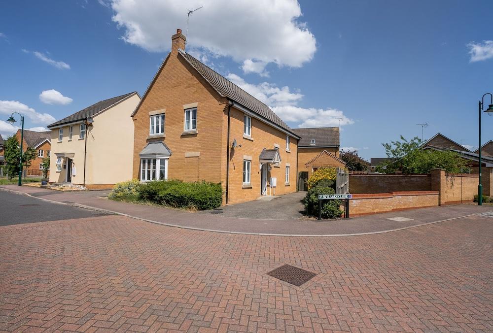 Kvm Highclere House