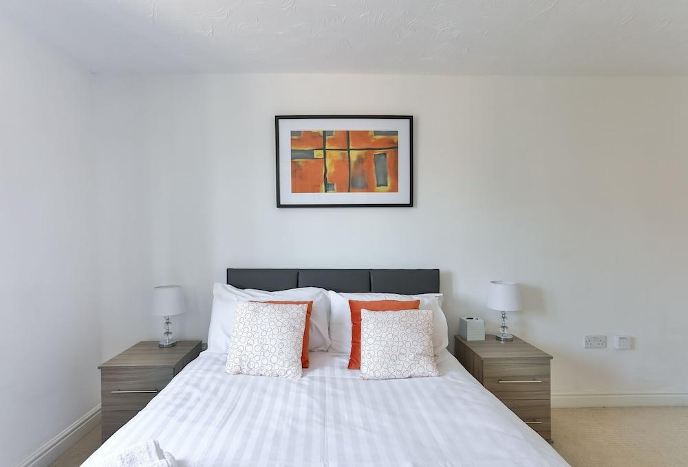 Kvm Highclere House