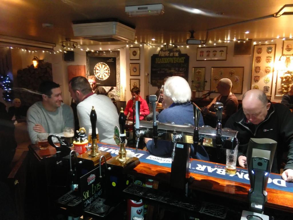 Narrowboat Inn