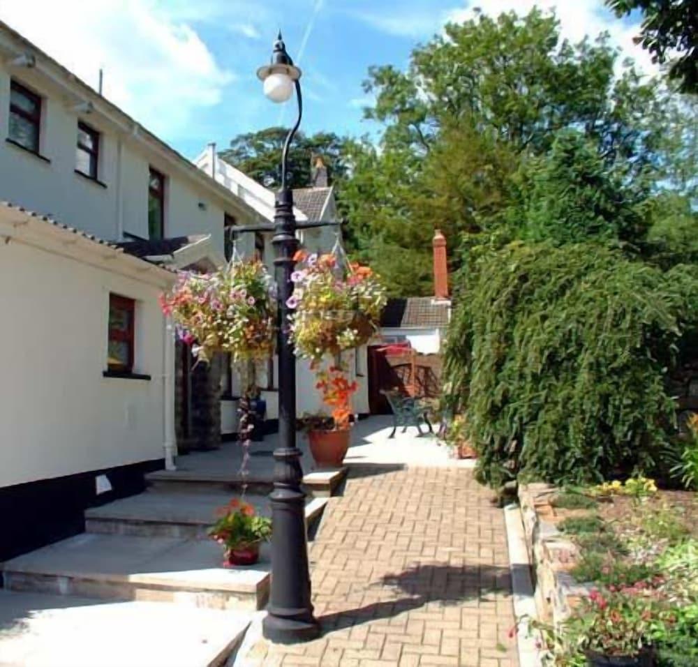 Penrhadw Farm