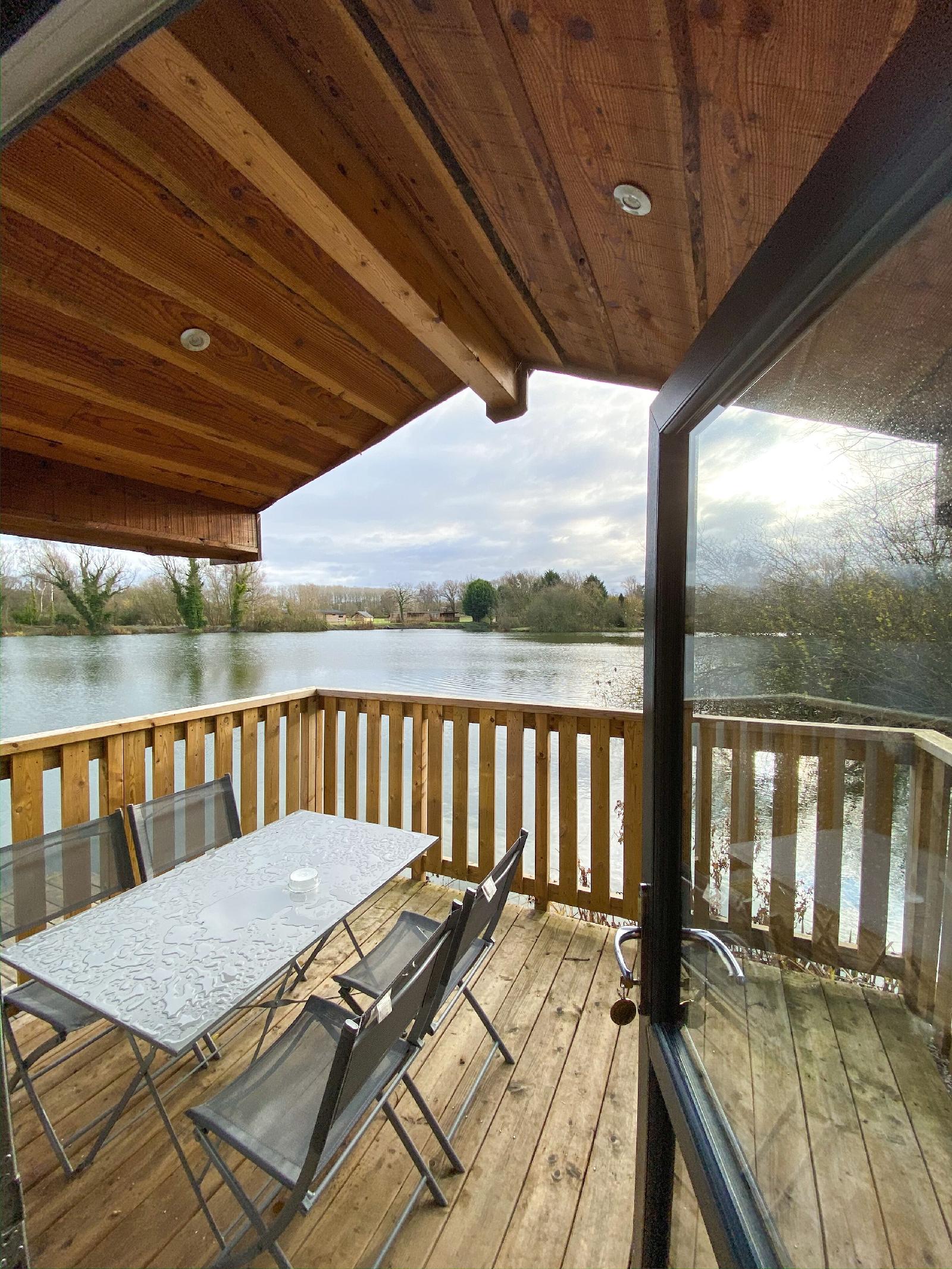 Woodlakes Park