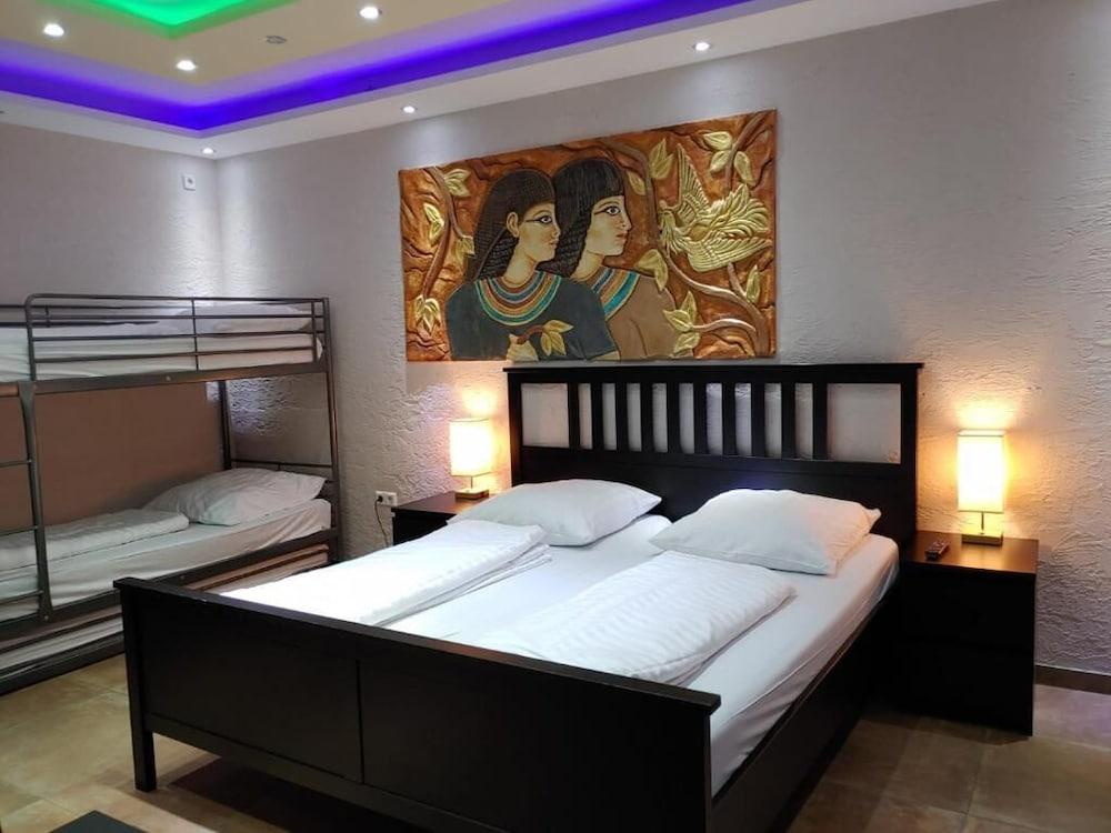 Hotel Babylon