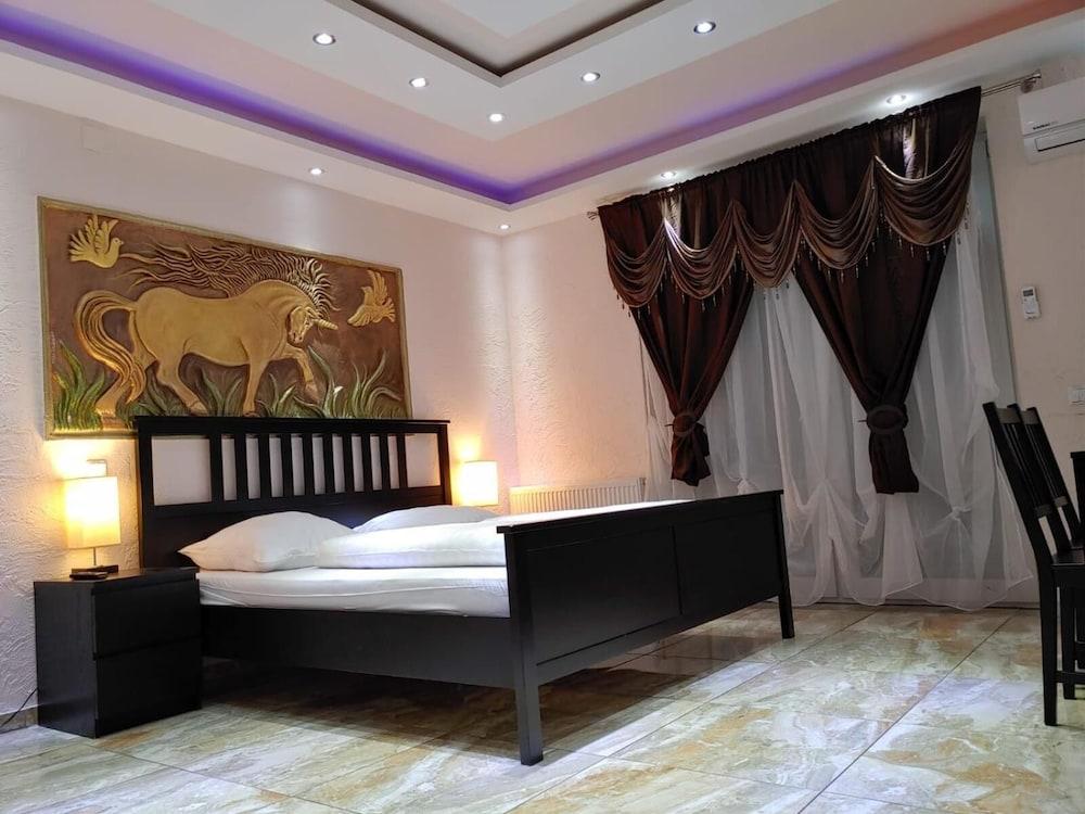 Hotel Babylon