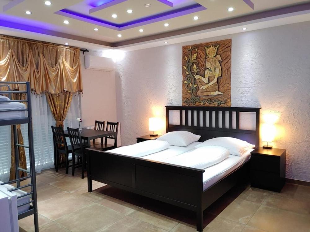 Hotel Babylon