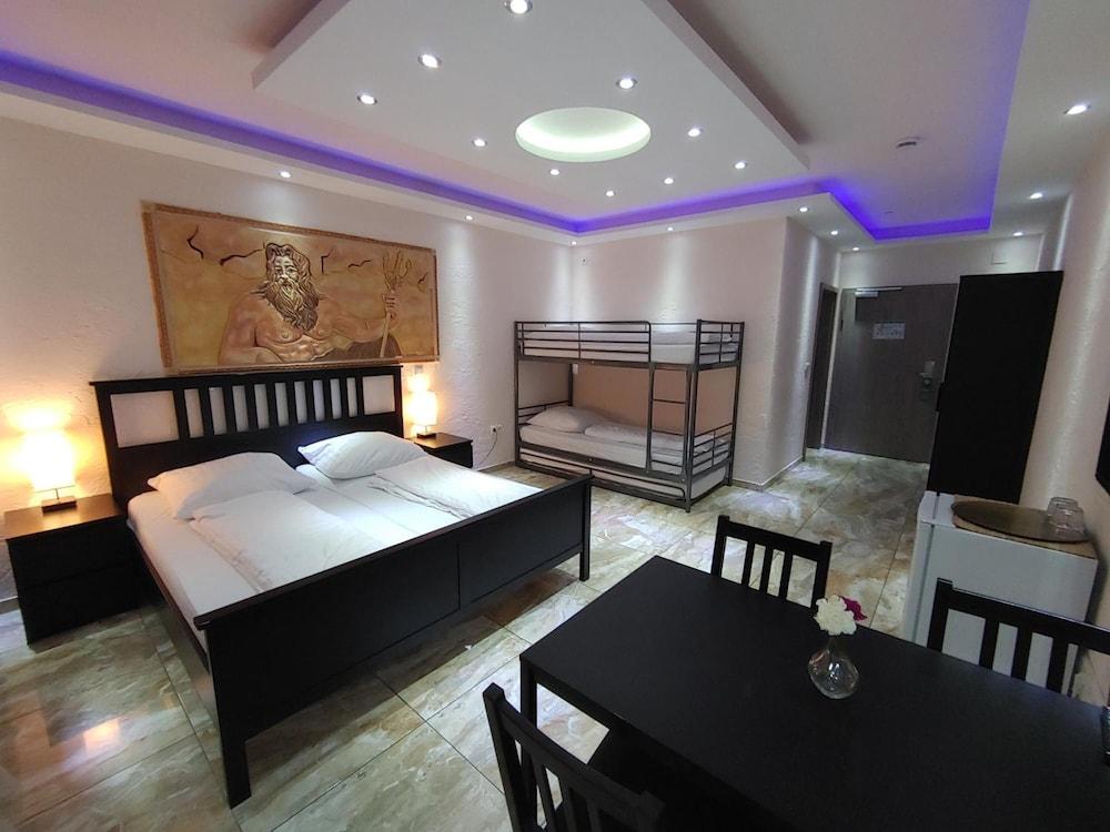 Hotel Babylon