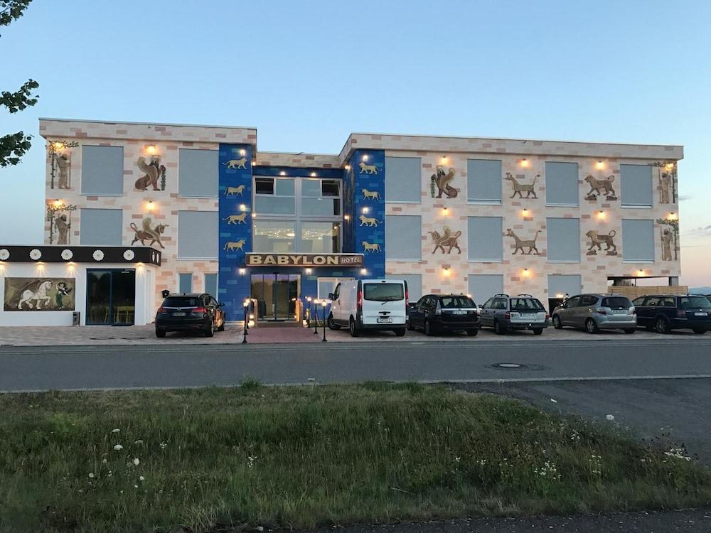 Hotel Babylon