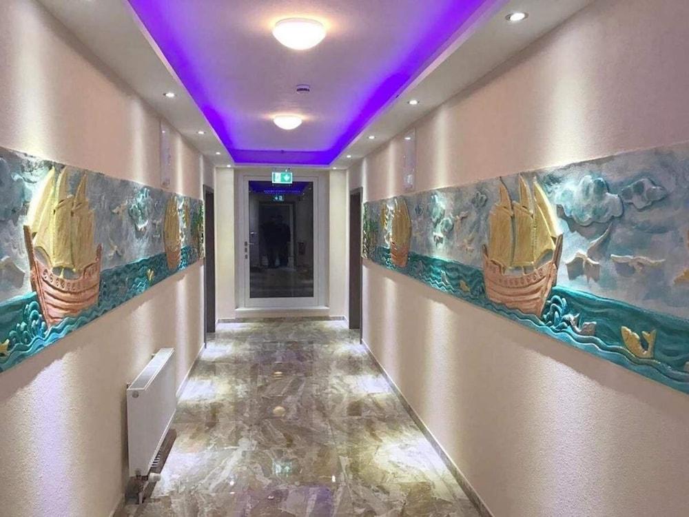 Hotel Babylon