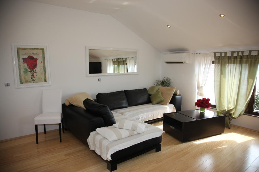 Apartments Ana