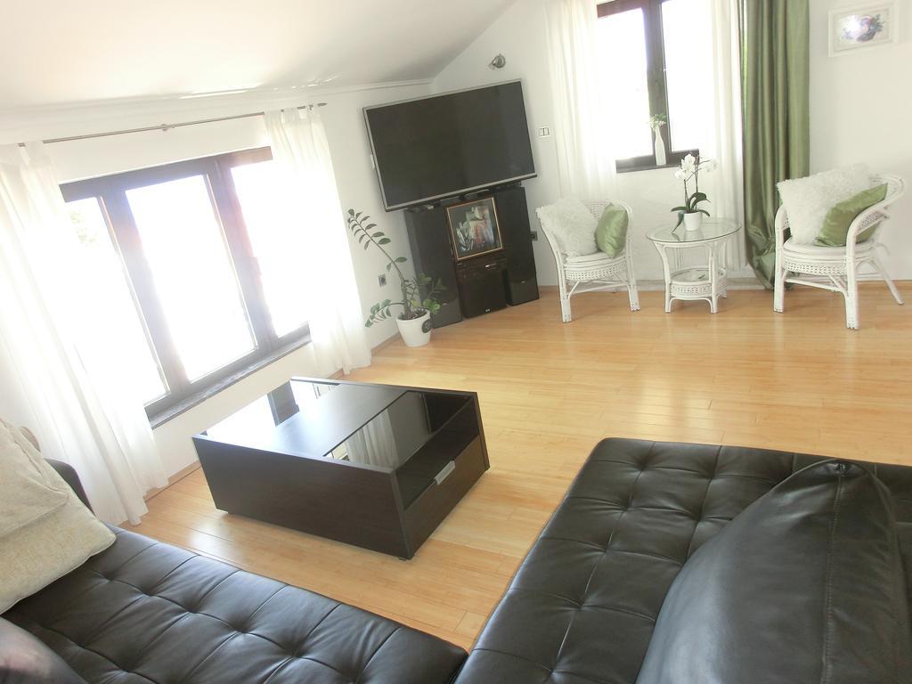 Apartments Ana