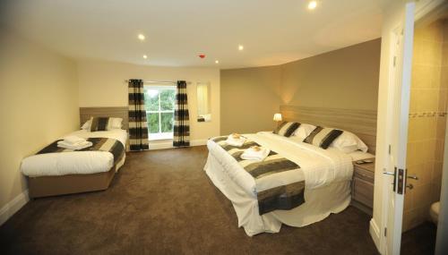 Queens Arms Country Inn